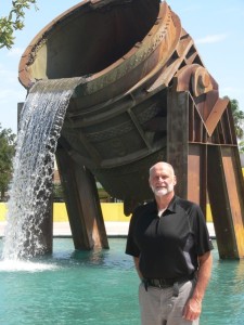 Steven in front of a rather cool fountain in the Fundidora Park in Monterrey